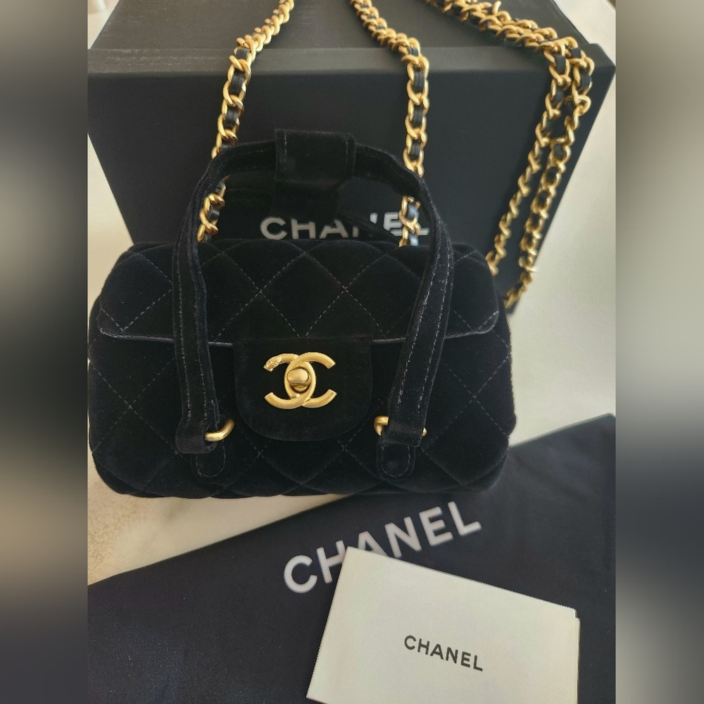 Chanel Gift with Purchase Black Velvet Quilted Handbag - Picture 13 of 17